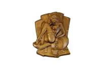 картина резная "девушка с бочонком " натуральное дерево 295*230 см, банный эксперт